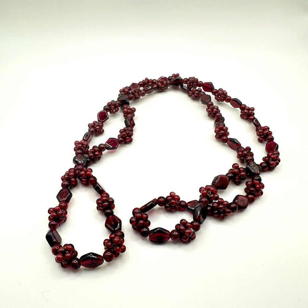 28” of solid garnet beaded, cluster necklace!‎